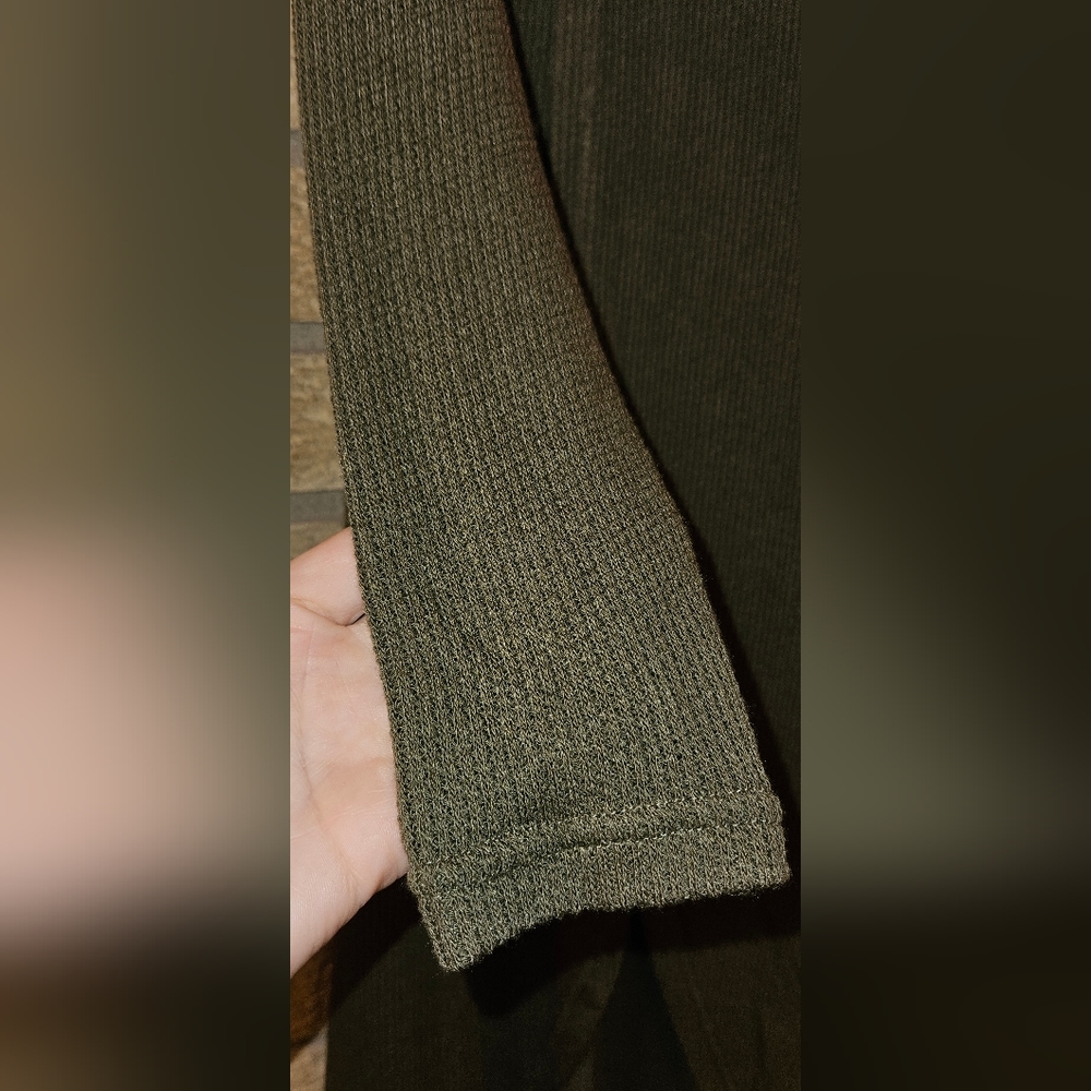 NWOT Casual high low ribbed top. - Picture 3 of 5